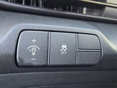 Used 2025 Hyundai Elantra Sport image 26