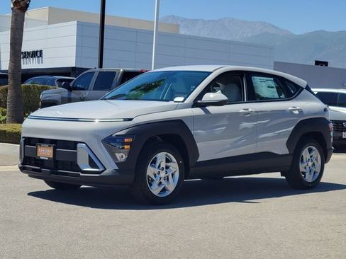 New 2027 Hyundai Kona SE FWD image 2