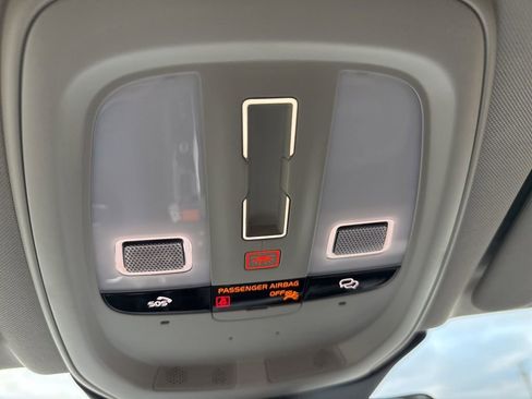 Used 2025 Volvo XC60 B5 Plus image 57