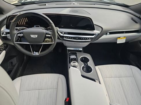 New 2026 Cadillac Lyriq Luxury image 21