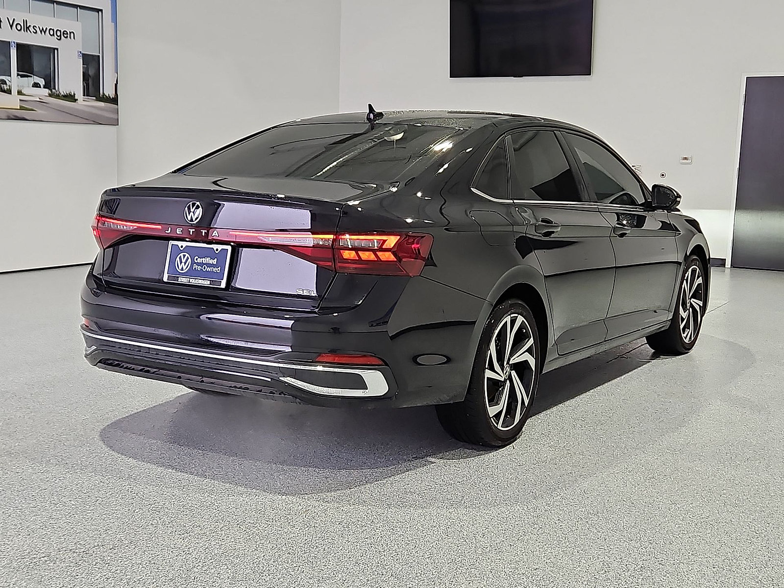 Used 2026 Volkswagen Jetta SEL FWD image 8
