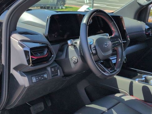 Certified 2024 Chevrolet Silverado EV RST AWD/4WD image 9