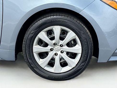 Used 2025 Toyota Corolla LE w/ Carpet Mat Package (TMS) image 31