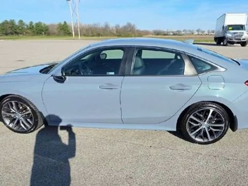 Used 2024 Honda Civic Touring image 7
