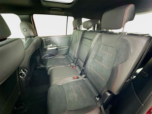 Used 2026 Mercedes-Benz GLB 250 4MATIC image 31