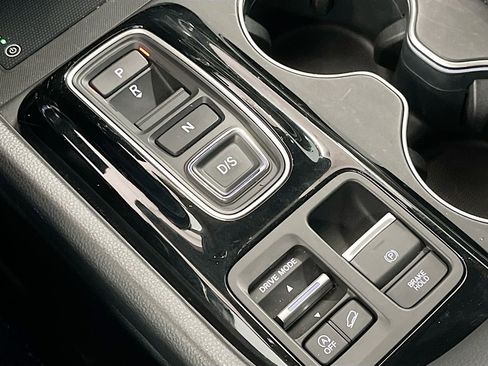 Used 2023 Honda Pilot Touring image 17