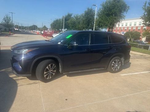 Used 2020 Toyota Highlander XLE FWD image 7