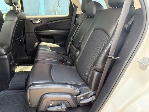 Used 2020 Dodge Journey Crossroad FWD image 6