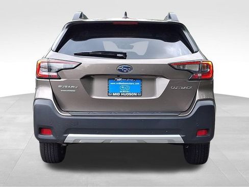 Used 2023 Subaru Outback Limited AWD/4WD image 5
