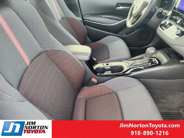 Used 2025 Toyota Corolla SE w/ SE Premium Package FWD image 15