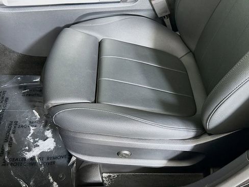 Used 2024 Mercedes-Benz GLB 250 image 18