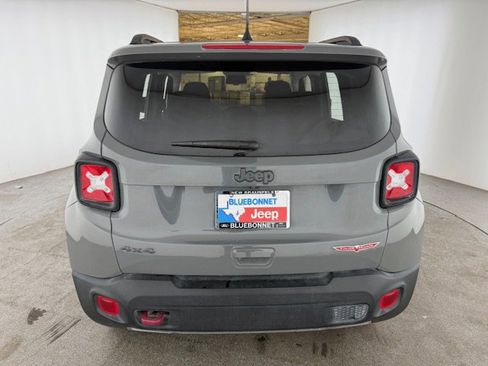 Used 2022 Jeep Renegade Trailhawk image 4