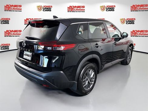 Certified 2021 Nissan Rogue S image 15