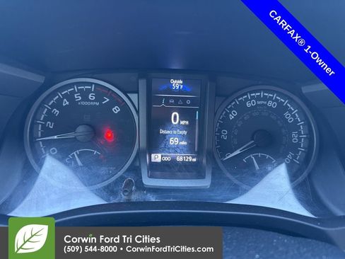 Used 2022 Toyota Tacoma TRD Off-Road image 12