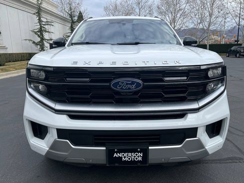 Used 2025 Ford Expedition Max Platinum image 4