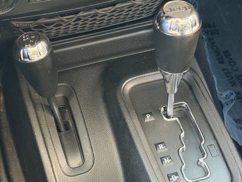 Used 2014 Jeep Wrangler Unlimited Sahara AWD/4WD image 31