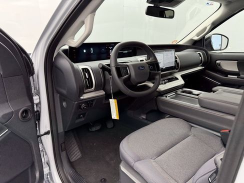 New 2025 Ford Expedition Active image 46