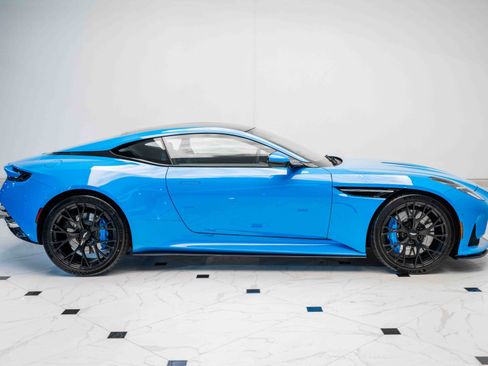 Used 2024 Aston Martin DB12 Coupe image 38
