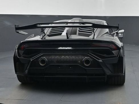 Used 2022 Lamborghini Huracan STO RWD image 11