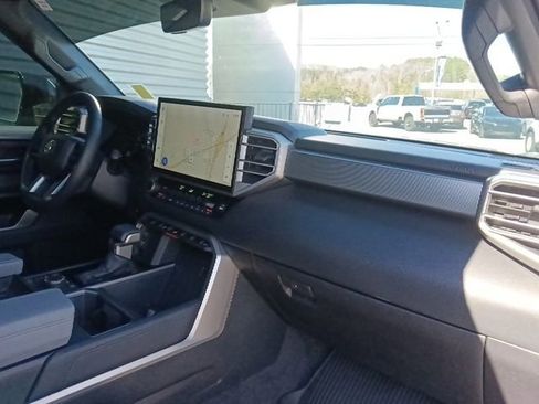 Used 2025 Toyota Tundra Limited image 35