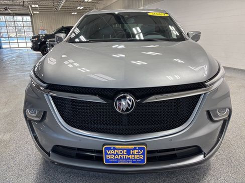 Used 2023 Buick Enclave Essence w/ Sport Touring Edition image 2