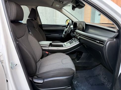 Used 2023 Hyundai Palisade SE w/ Cargo Package image 19