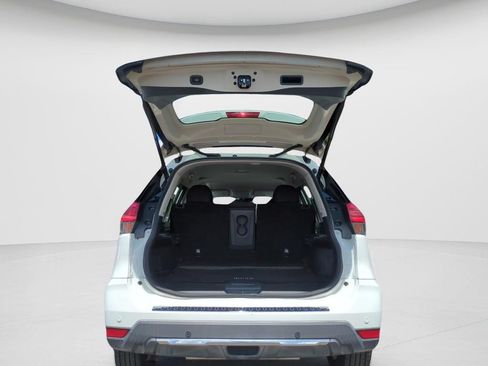 Used 2020 Nissan Rogue SV FWD image 9
