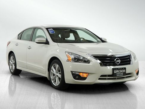 Used 2013 Nissan Altima 2.5 SL w/ Technology Pkg image 7