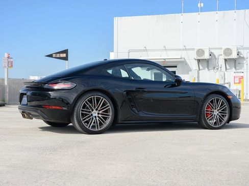 Used 2018 Porsche 718 Cayman S image 5