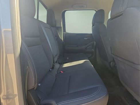 Used 2024 Nissan Frontier SV w/ SV Convenience Package image 15