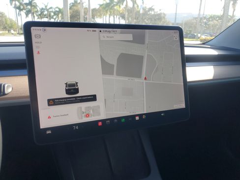 Used 2021 Tesla Model 3 Standard Range Plus image 28