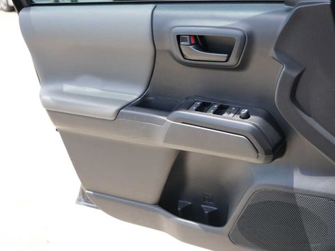 Used 2023 Toyota Tacoma SR AWD/4WD image 17