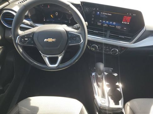 Certified 2024 Chevrolet Trax LT w/ Driver Confidence Package FWD image 11