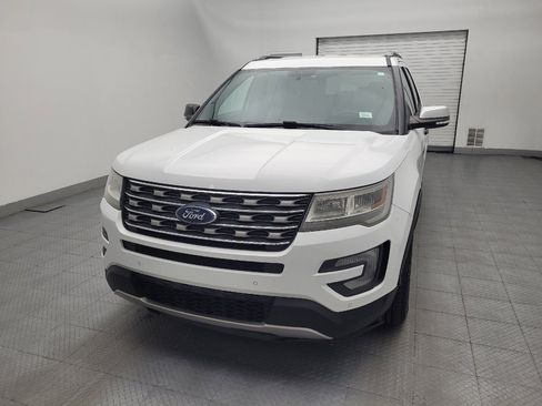 Used 2017 Ford Explorer XLT w/ Equipment Group 202A FWD image 15