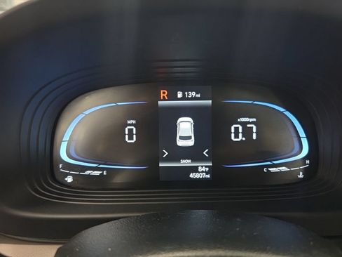 Used 2025 Hyundai Venue SEL FWD image 30