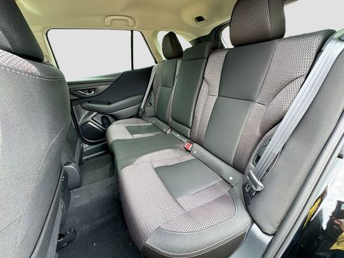 Used 2025 Subaru Outback Premium AWD/4WD image 32