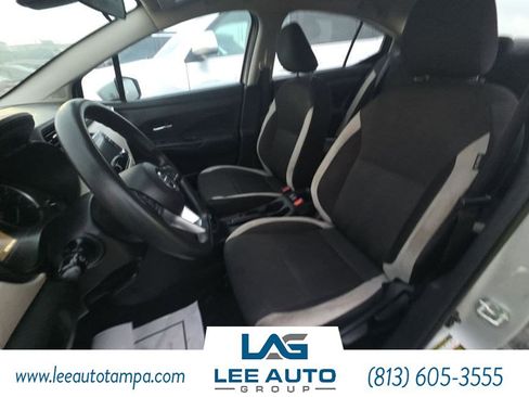Used 2021 Nissan Versa SV image 4