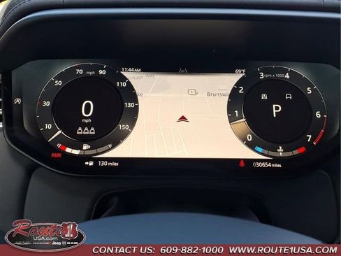Used 2025 Land Rover Range Rover Sport SE AWD/4WD image 16