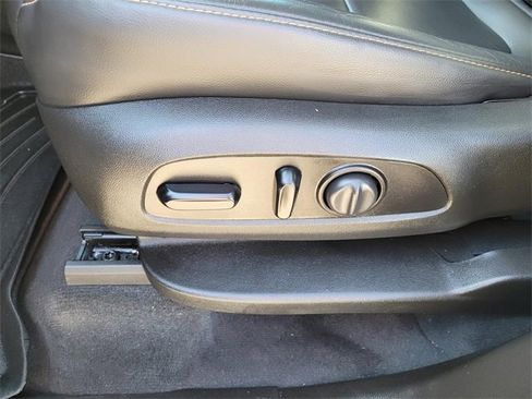 Used 2021 Chevrolet Traverse RS image 23