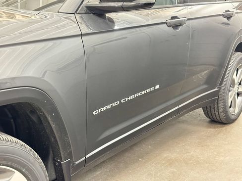 New 2026 Jeep Grand Cherokee Limited AWD/4WD image 10
