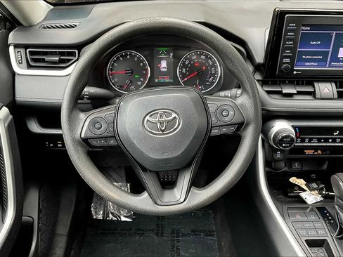 Certified 2022 Toyota RAV4 XLE image 5