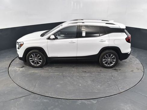 Used 2023 GMC Terrain SLT image 35
