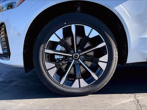 New 2026 Volvo XC60 B5 Plus w/ Protection Package Premier image 14
