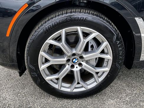 Used 2025 BMW X7 xDrive40i w/ Climate Comfort Package AWD/4WD image 11