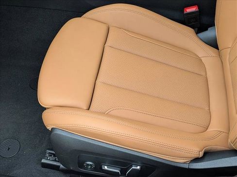 Used 2026 BMW 330i xDrive Sedan w/ Convenience Package image 4