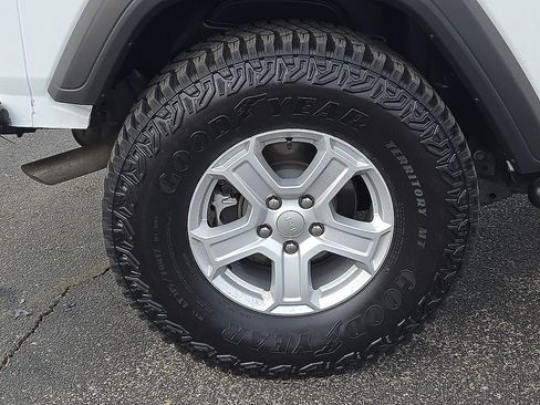 Used 2021 Jeep Wrangler Sport S image 7