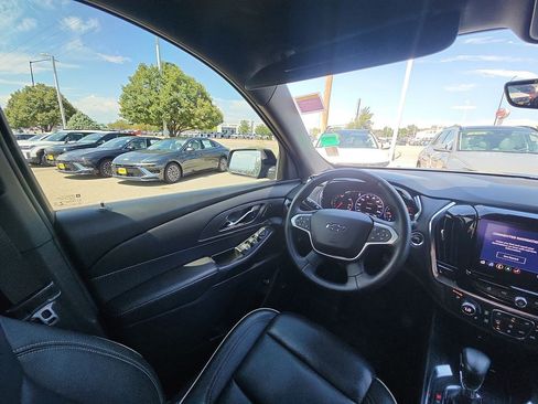 Used 2023 Chevrolet Traverse Premier w/ Redline Edition image 15