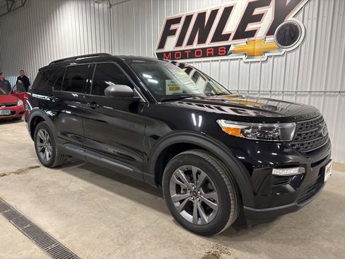 Used 2021 Ford Explorer XLT w/ Equipment Group 202A image 9