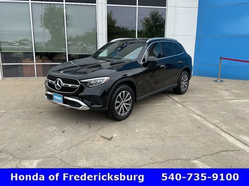 Used 2025 Mercedes-Benz GLC 300 4MATIC image 1