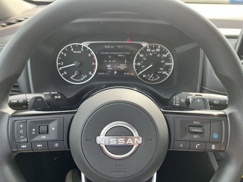 Used 2023 Nissan Rogue SV AWD/4WD image 14